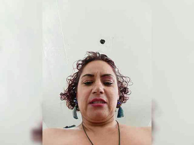 AlexaBrown12 live webcam preview