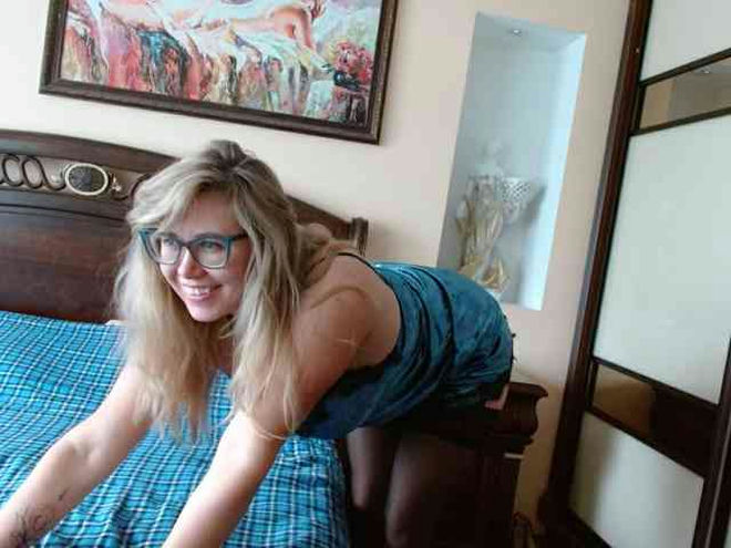 Crystal00Girl live webcam preview
