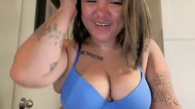 momgoeswild live webcam preview