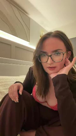 hollyannauk past broadcast snapshot
