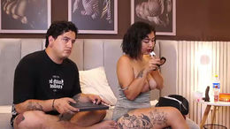 roxyandaron2 past broadcast snapshot