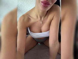 LuxeMia1 past broadcast snapshot
