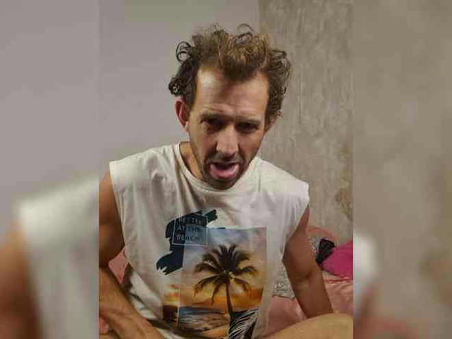 Midnighttalent26 live webcam preview