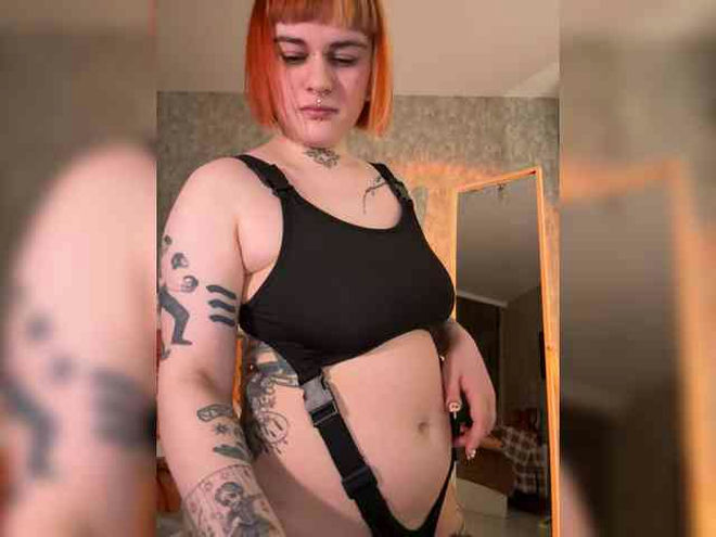 LolyMolly live webcam preview