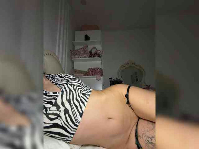 kissix6 live webcam preview