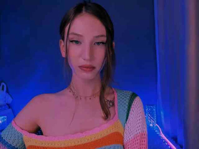 ellaamber live webcam preview