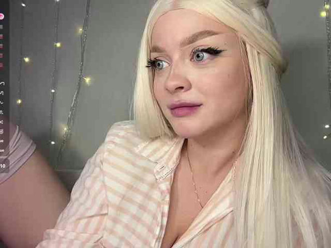 ElsaJeanX live webcam preview