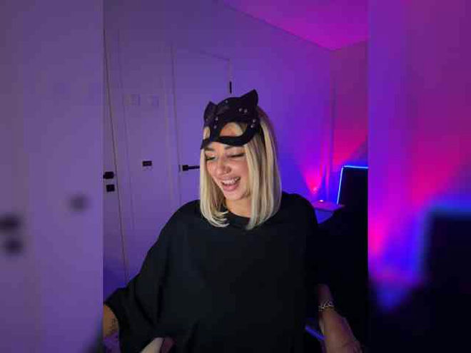 -AmazingBlonde- live webcam preview