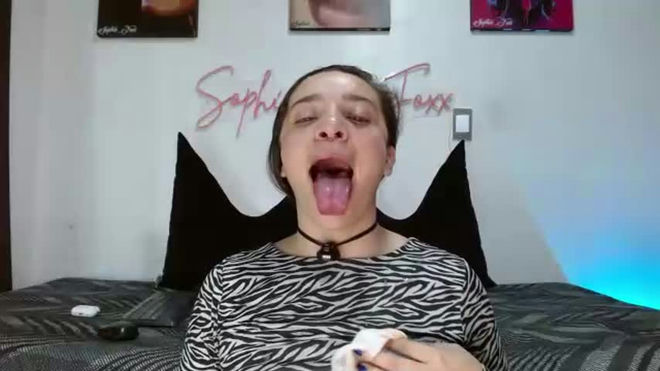 sophie_foxx live webcam preview