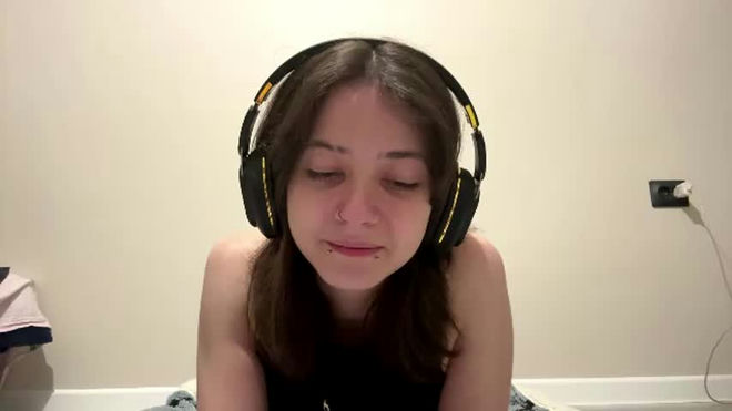 nadineselim live webcam preview