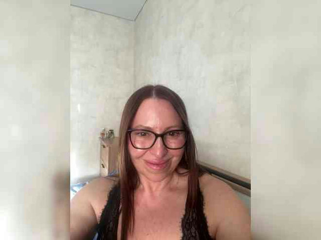 Vera1977 live webcam preview