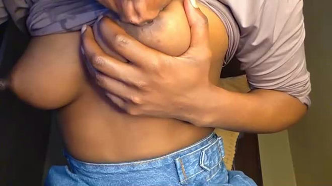 petite_loverr live webcam preview