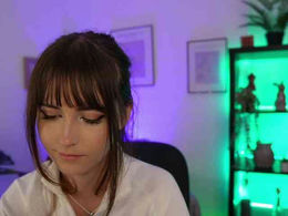 EllaYoung past broadcast snapshot