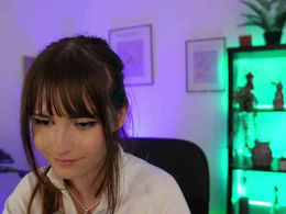 EllaYoung past broadcast snapshot