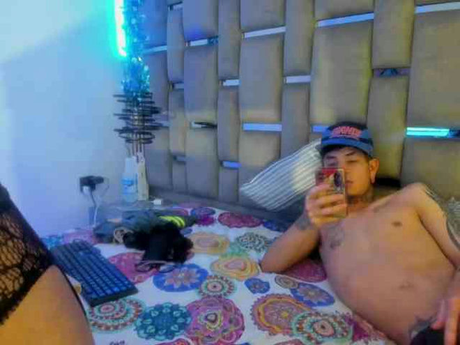 alaiahandnico live webcam preview