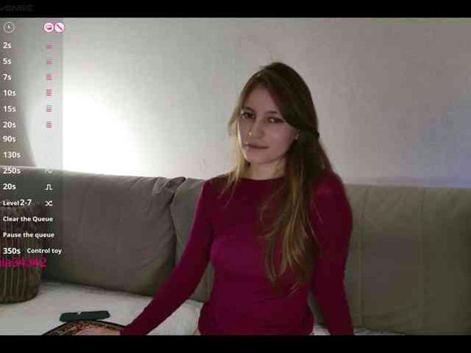 Tasha8-10 live webcam preview