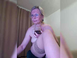 ShiningMILF past broadcast snapshot
