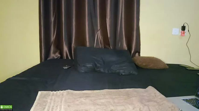 naughtygal0001 live webcam preview