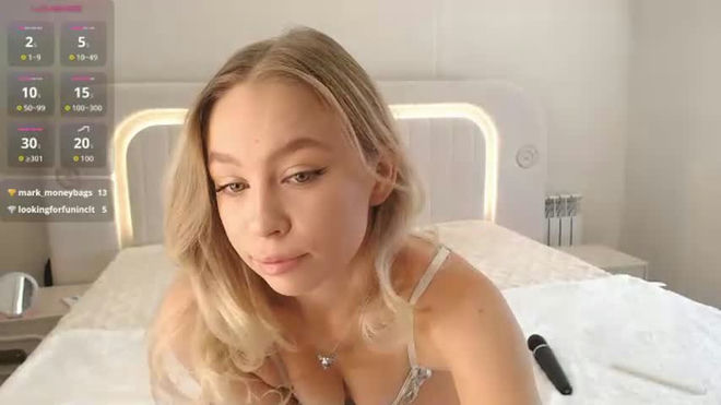 vikkyy_moon live webcam preview
