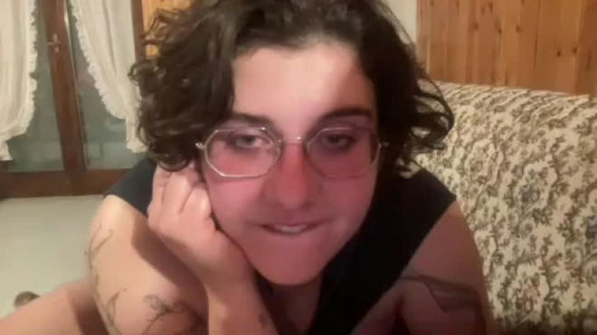 cuklesbian live webcam preview