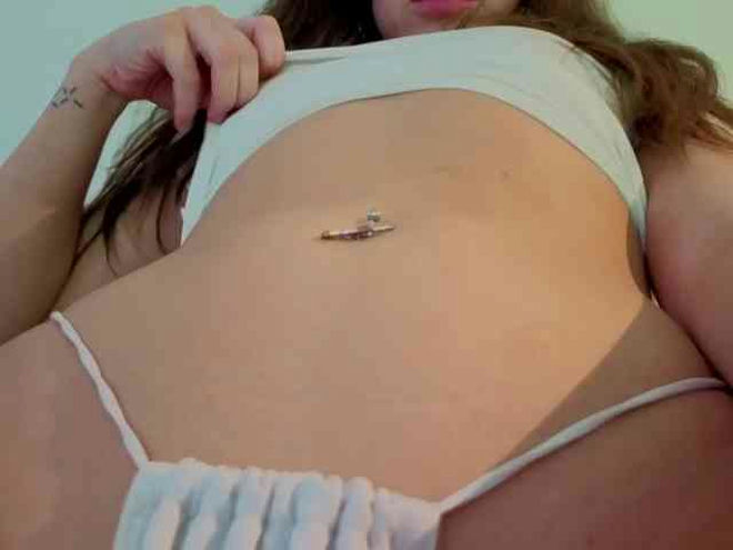 Naomimif live webcam preview