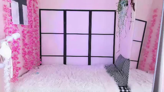 creamie__doll live webcam preview