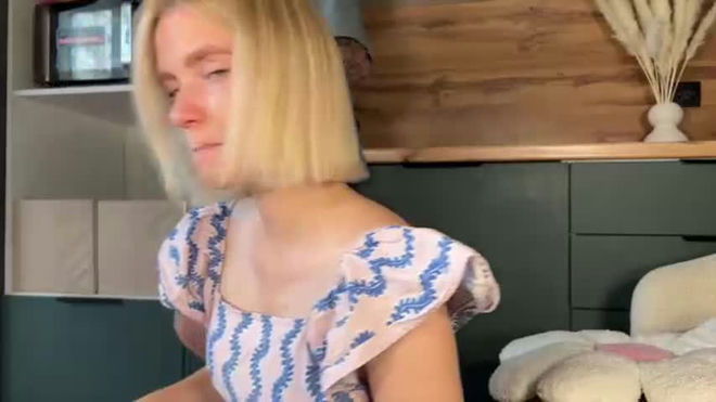 adele_nick2202 live webcam preview