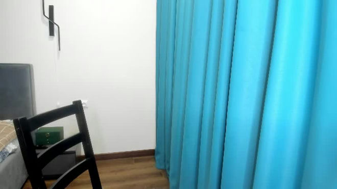 _c_h_l_o_e_ live webcam preview