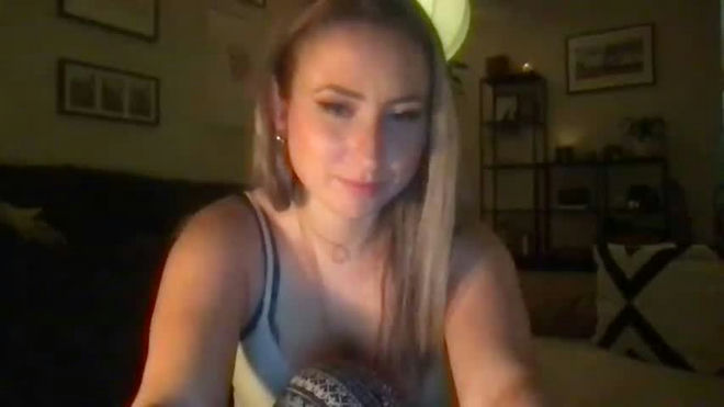 keiravie live webcam preview