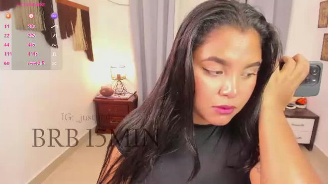 callme_lilah live webcam preview