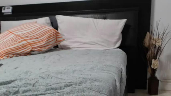 milfbiglips38 live webcam preview