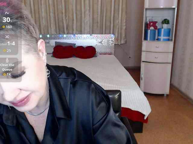 sexy-milffa live webcam preview