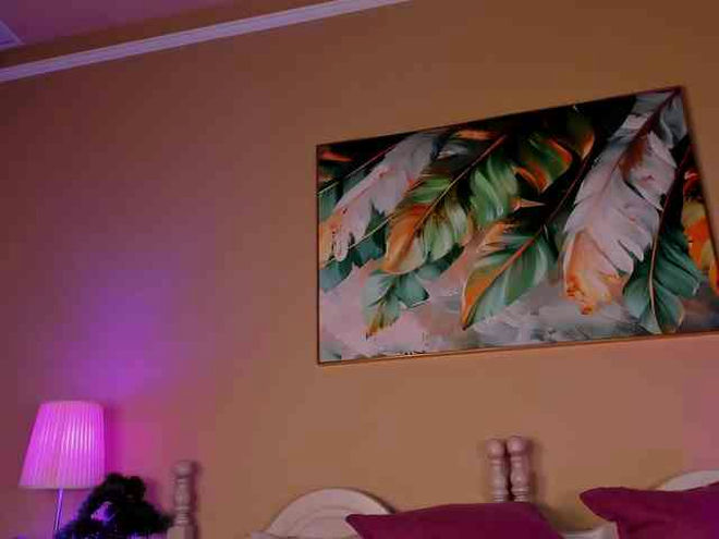LunaMystyque live webcam preview