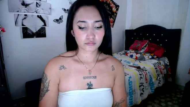 isa_bella___ live webcam preview