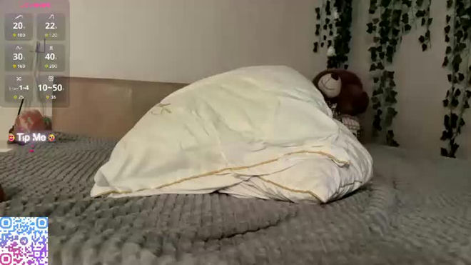 luna__kiss live webcam preview