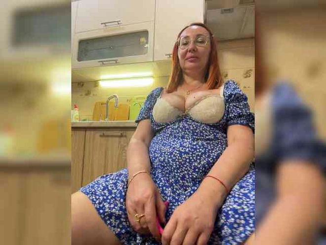 Pink-Lips live webcam preview