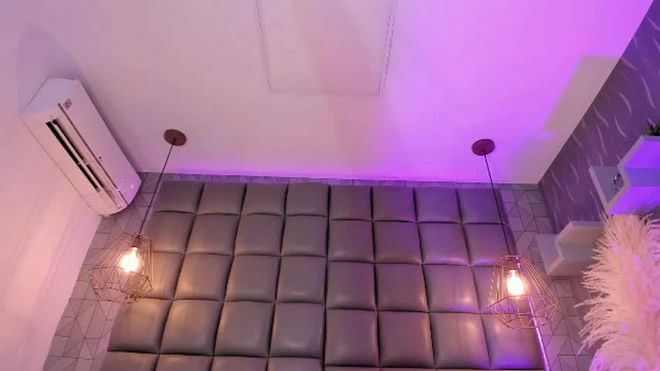 megan_woll live webcam preview