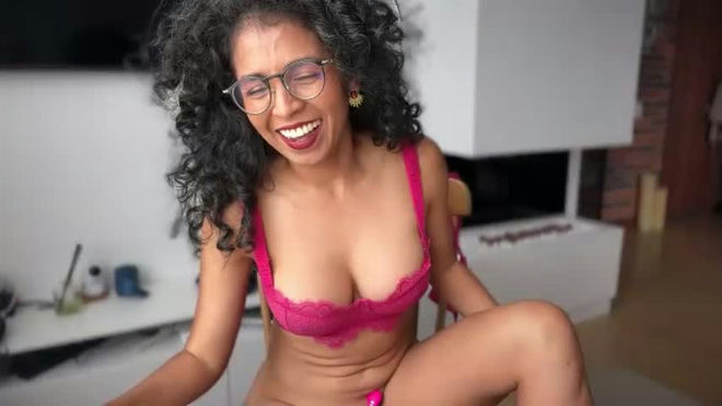 illaroom live webcam preview
