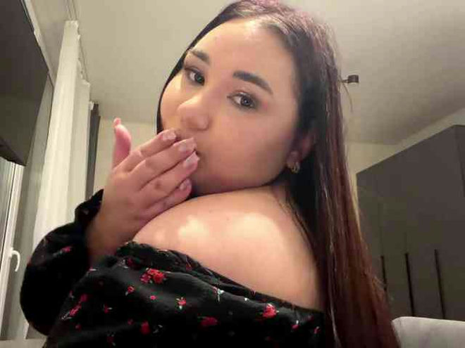 HazelZims live webcam preview