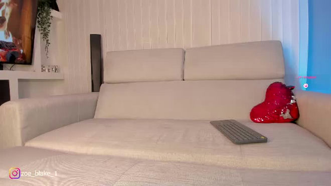 zoe_blake18 live webcam preview