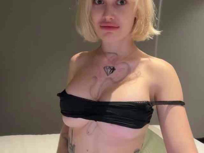 goldenalinee live webcam preview