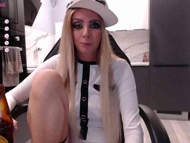 blondalina live webcam preview