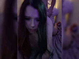 CharismaFox webcam thumbnail