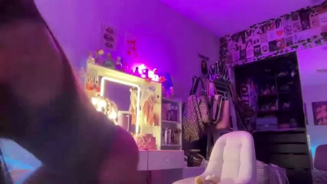 zoeybrookss live webcam preview