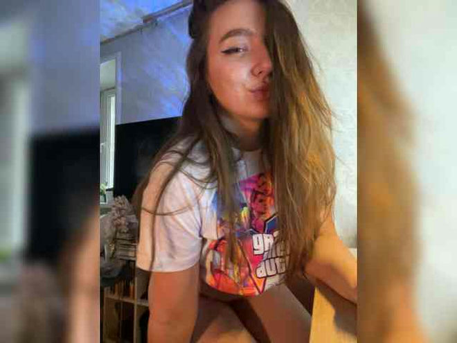 OlaChikaMamasita live webcam preview