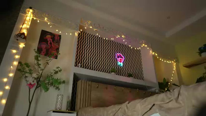 nirvanaa__ live webcam preview