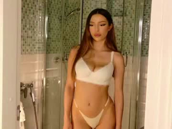 tinapie live webcam preview