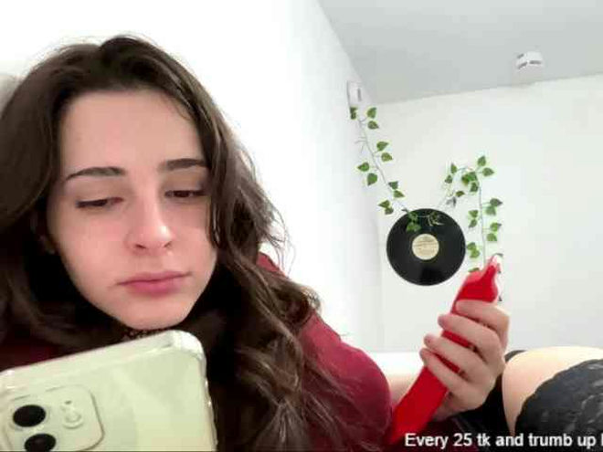 mollymil live webcam preview