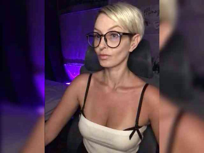 AlikBlack live webcam preview