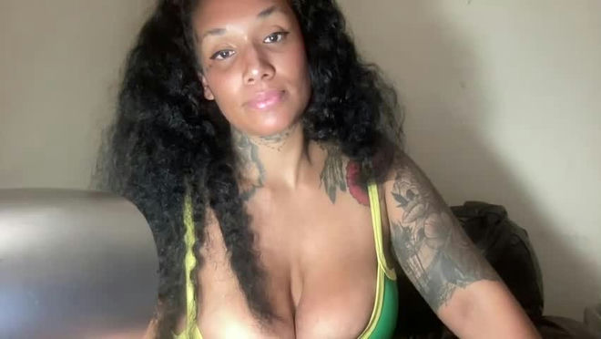 jenni_cash live webcam preview